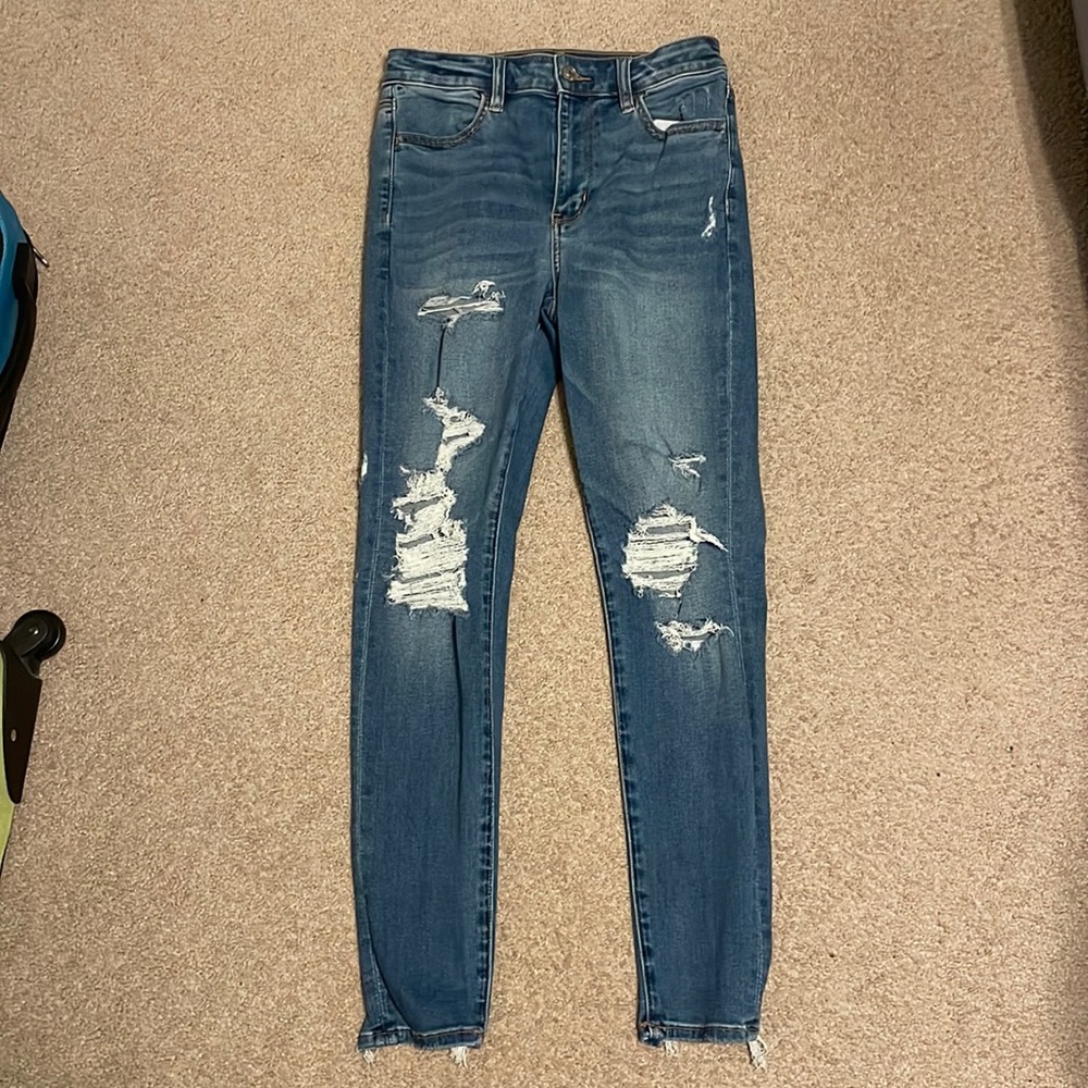 American eagle ripped skinny jeans. NE(X)T level stretch